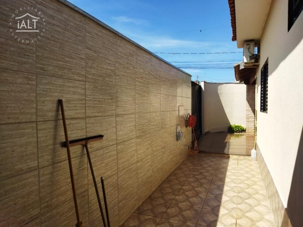 Casa à venda em Parque Iracema, Catanduva - foto 1 de 15