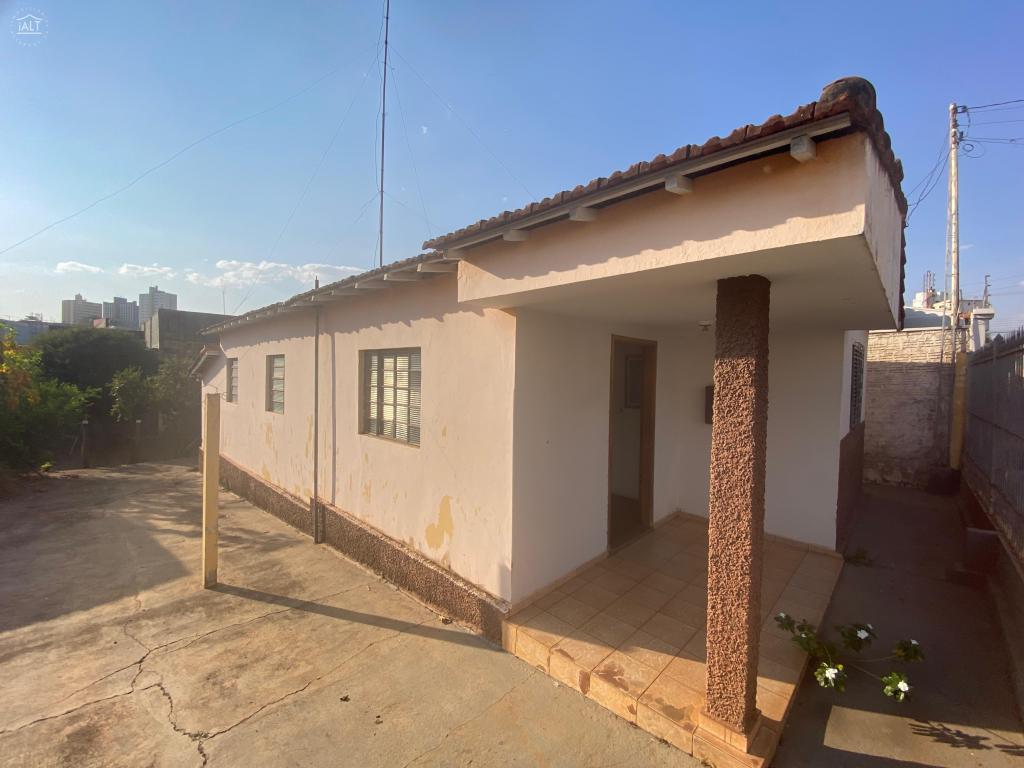 Casa à venda em Vila Celso Mauad, Catanduva - foto 1 de 9