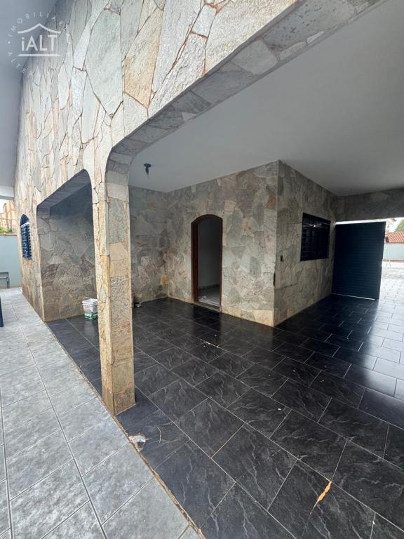 Casa à venda em Centro, Catanduva - foto 1 de 17