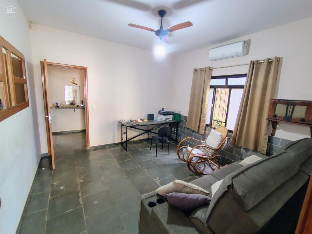 Casa à venda em Jardim Ipanema, Catanduva - foto 1 de 12