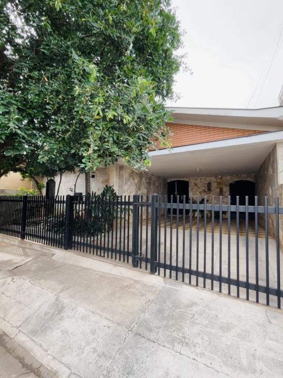 Casa à venda em Vila Maria Jorge, Catanduva - foto 1 de 18